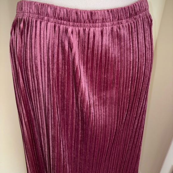 New Medium Pink Pleated Velvet Skirt Karen Scott - Picture 4 of 10